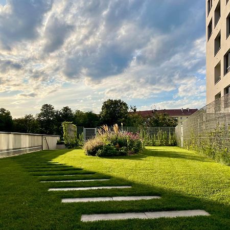 Central Stay Bratislava Ngoại thất bức ảnh