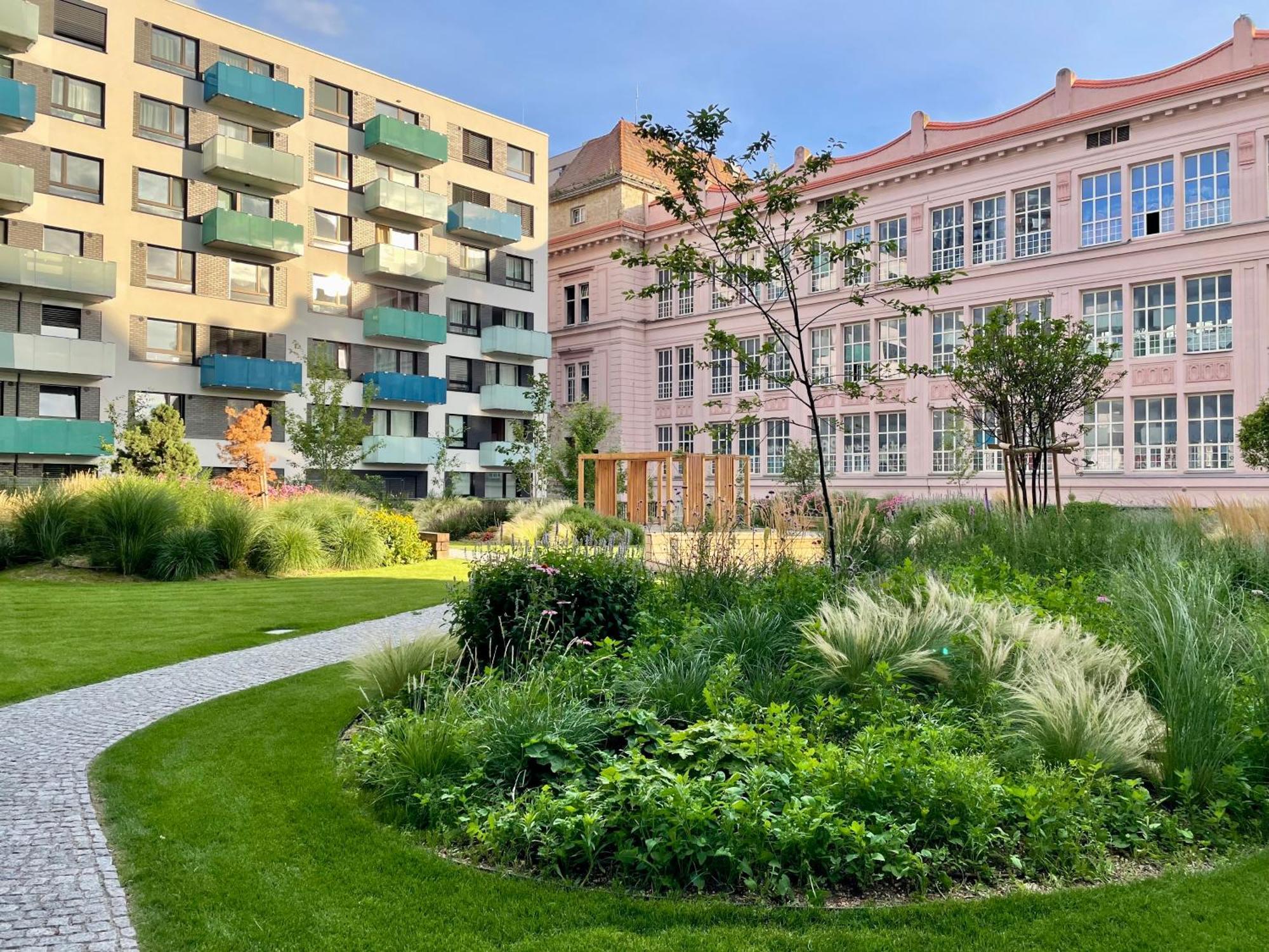 Central Stay Bratislava Ngoại thất bức ảnh
